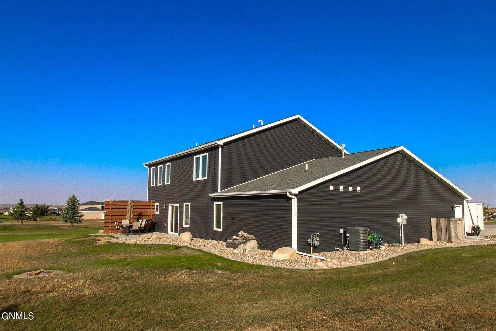 2721 Nicklaus Drive, Bismarck, ND 58503