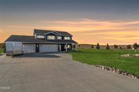 2721 Nicklaus Drive, Bismarck, ND 58503