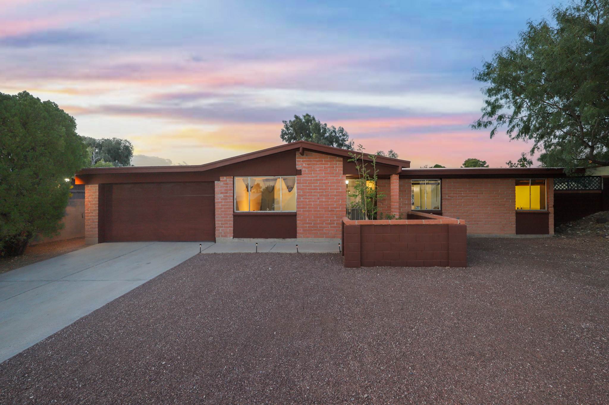 9789 E Burnett St, Tucson, AZ 85730