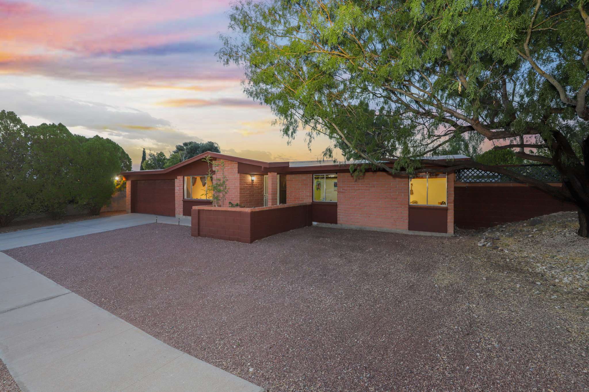 9789 E Burnett St, Tucson, AZ 85730