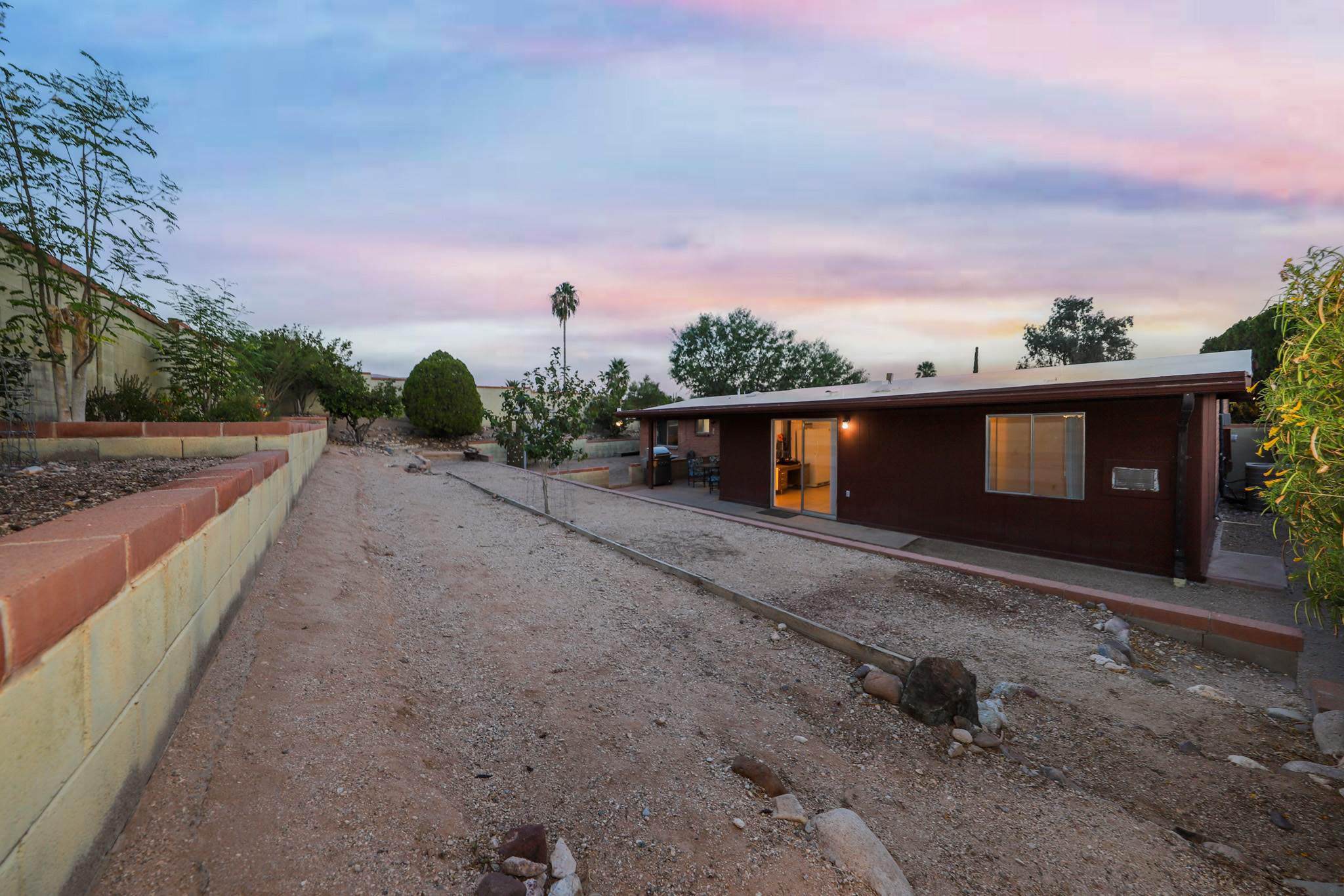 9789 E Burnett St, Tucson, AZ 85730