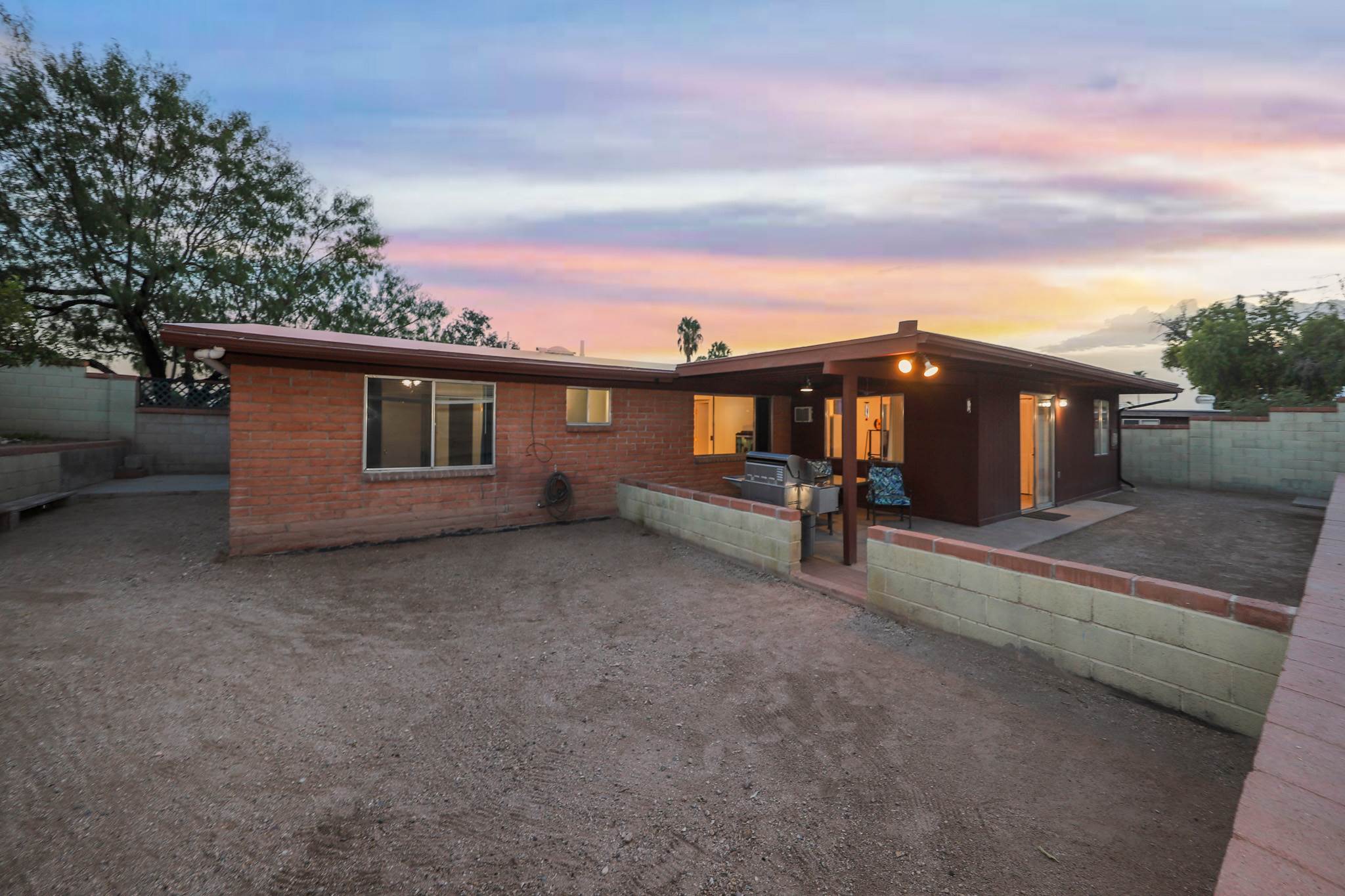 9789 E Burnett St, Tucson, AZ 85730