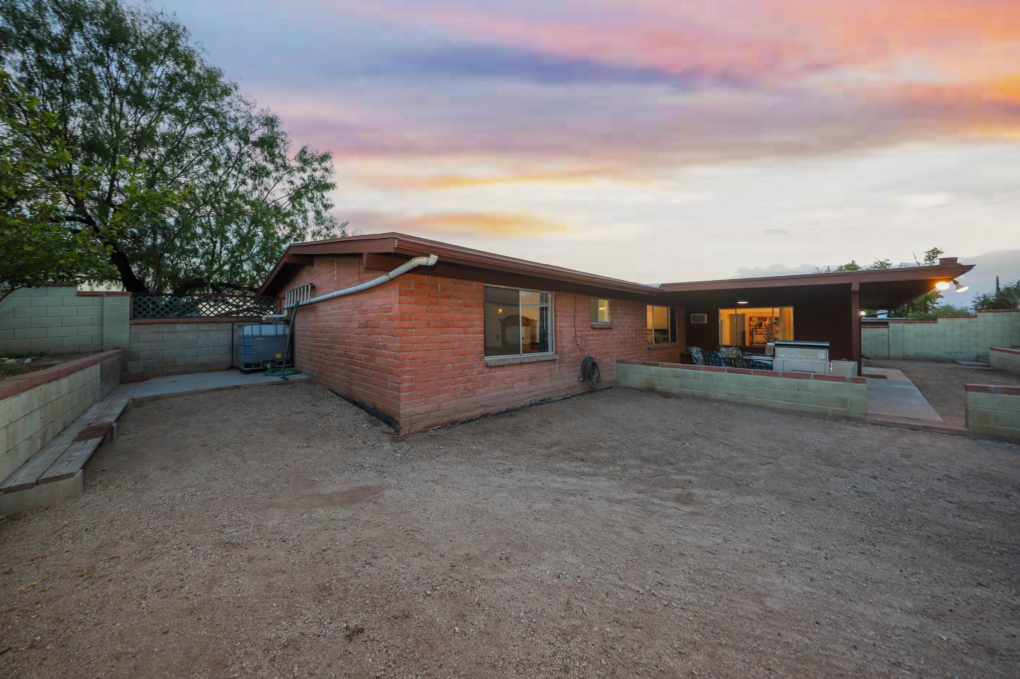 9789 E Burnett St, Tucson, AZ 85730