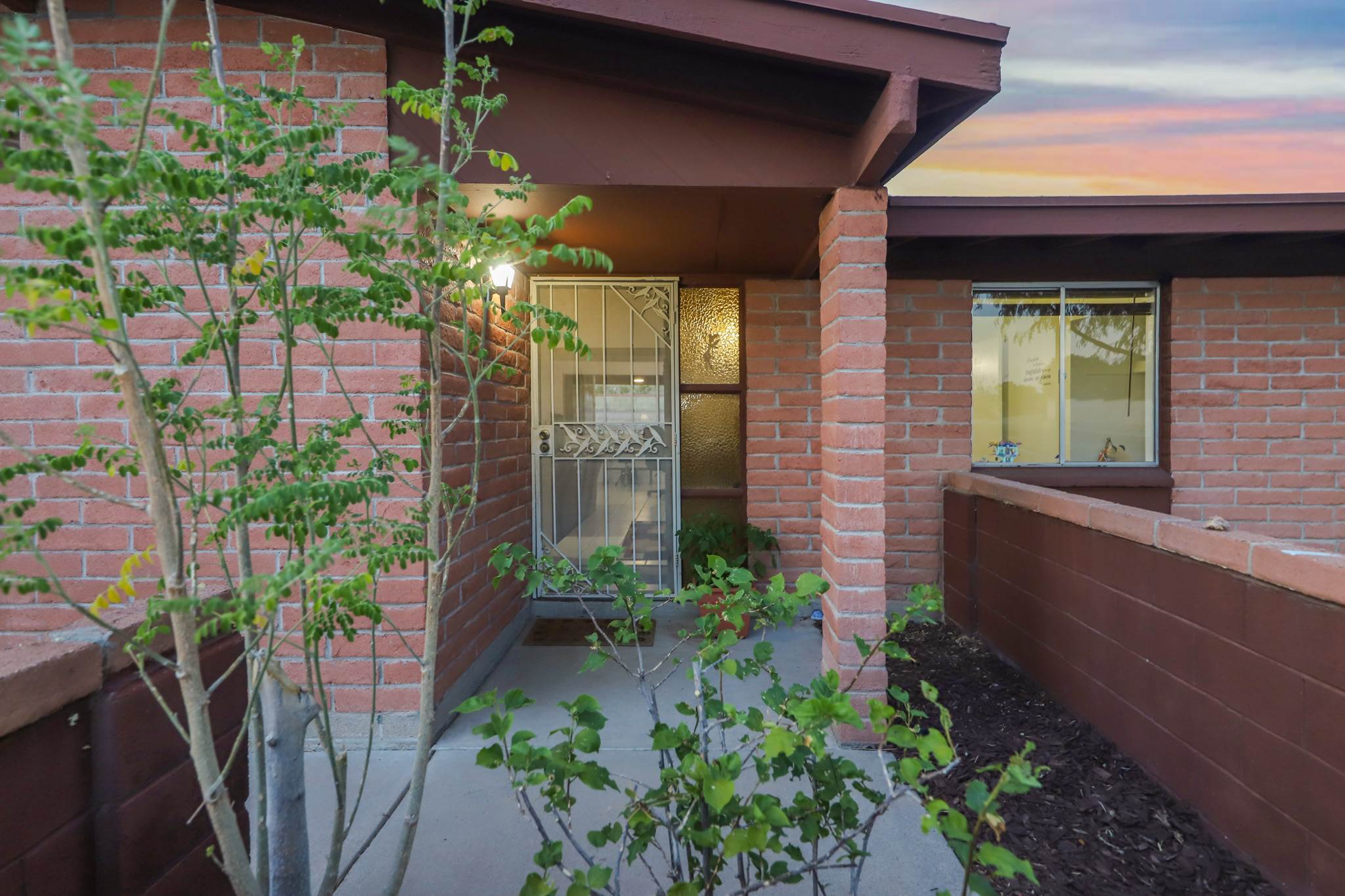 9789 E Burnett St, Tucson, AZ 85730