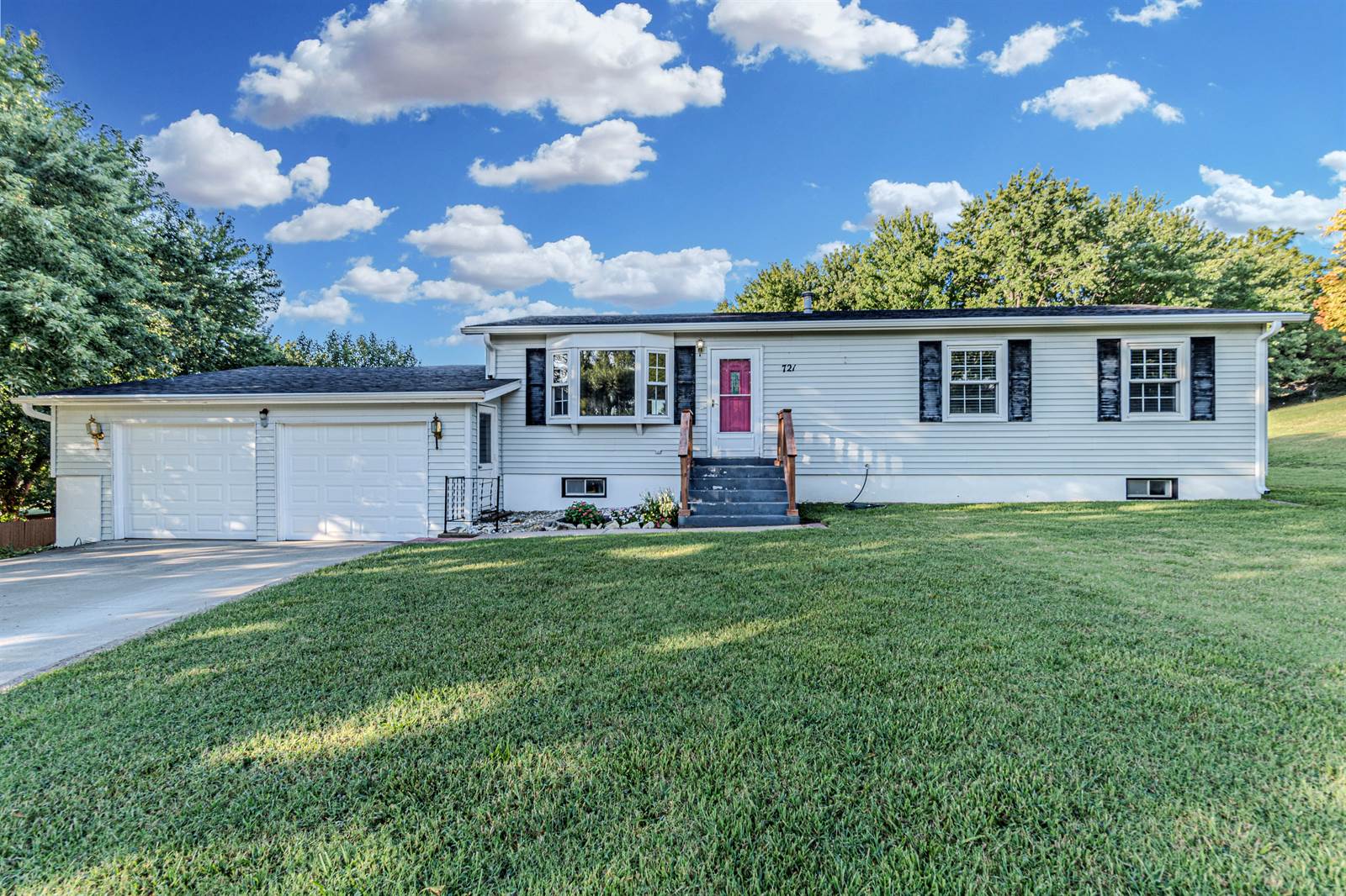 721 West 5th Street, Chapman, KS 67431