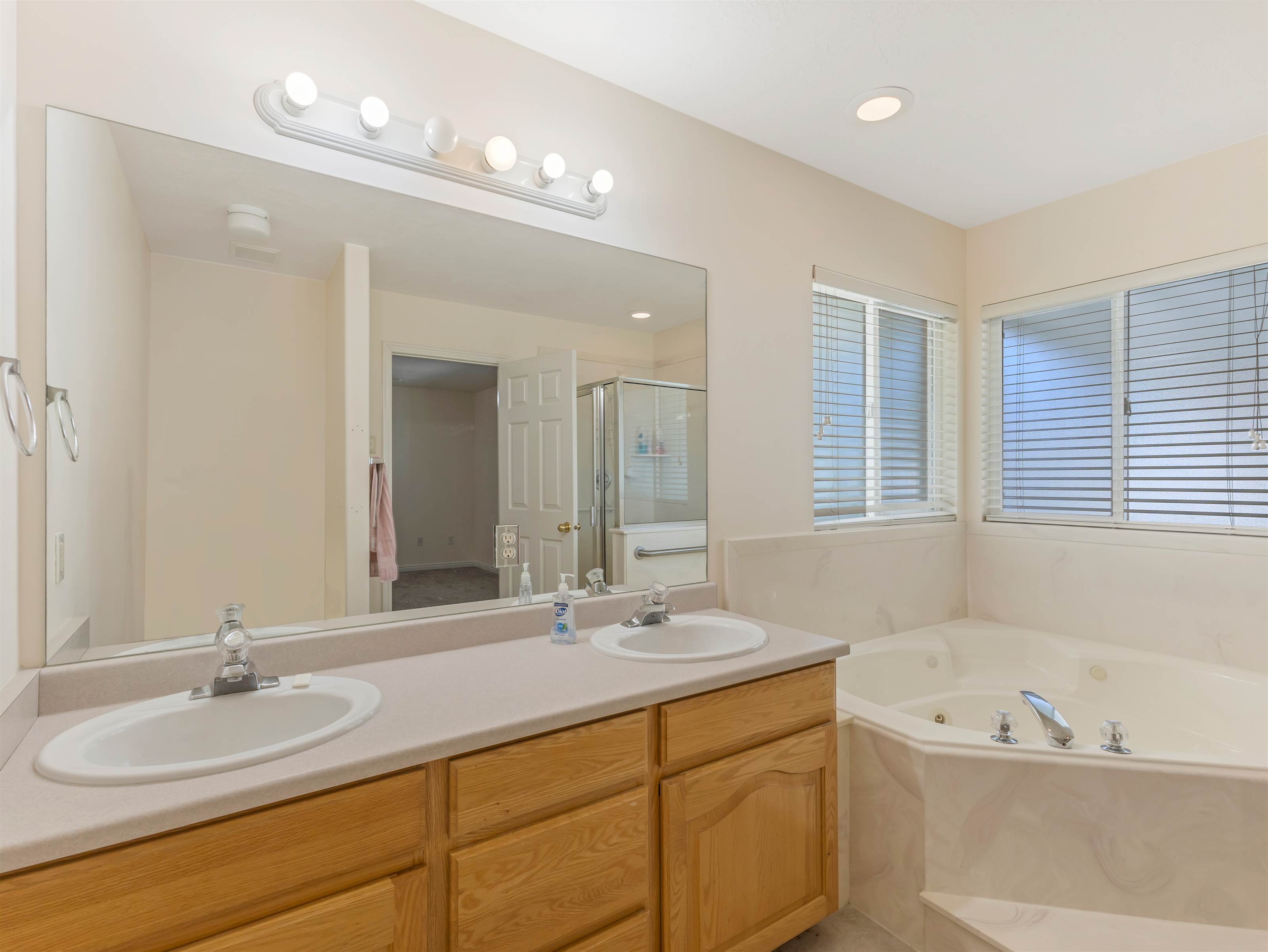 1165 West Johnson Ridge Ln, West Jordan, UT 84084