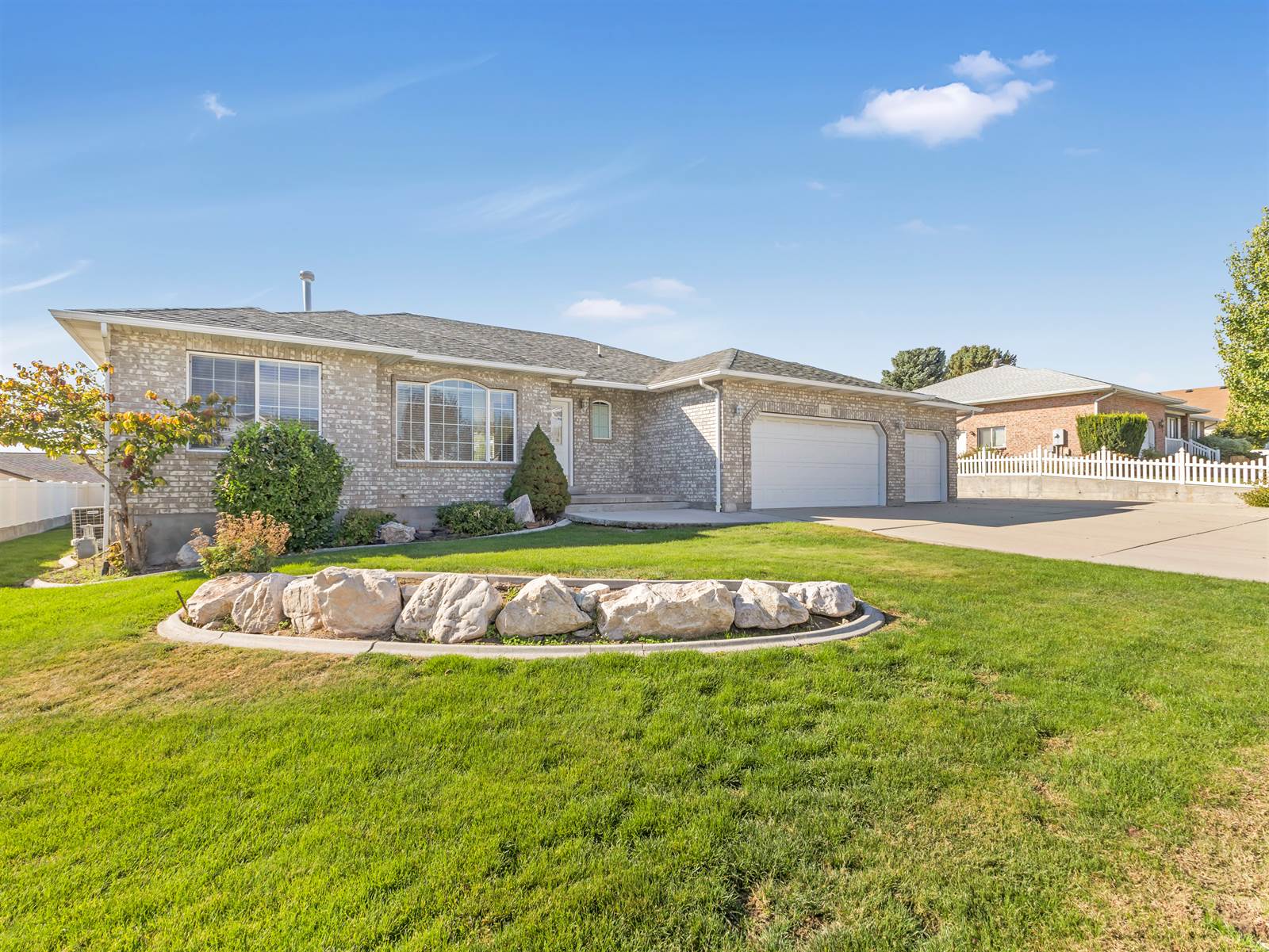 1165 West Johnson Ridge Ln, West Jordan, UT 84084