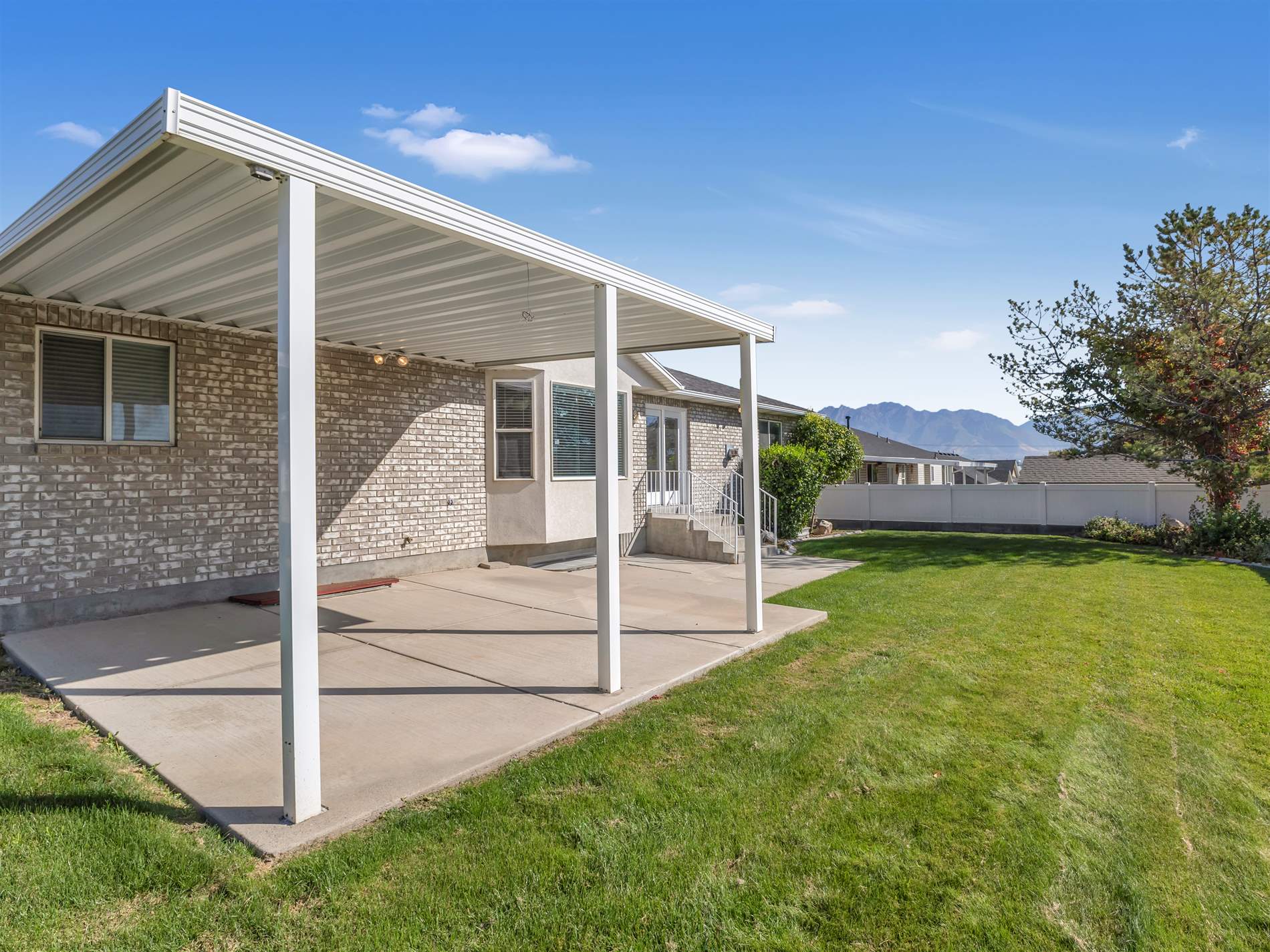 1165 West Johnson Ridge Ln, West Jordan, UT 84084