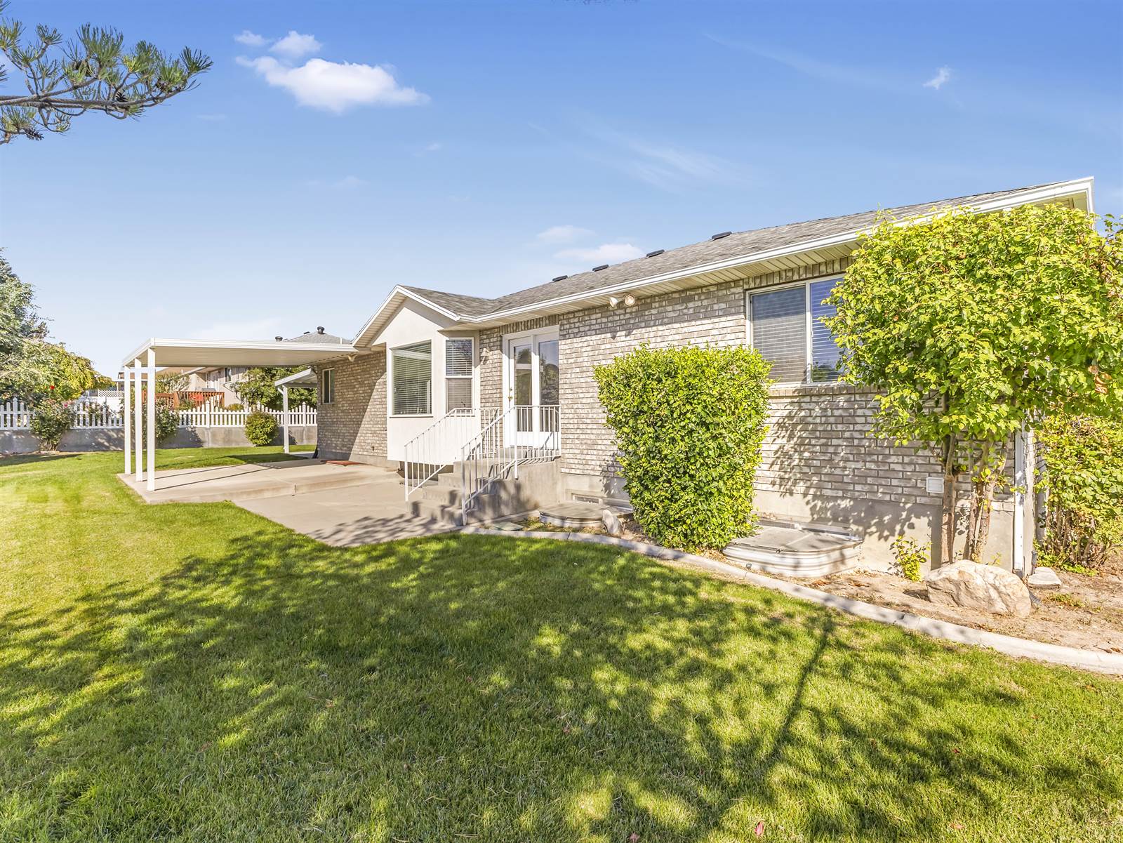 1165 West Johnson Ridge Ln, West Jordan, UT 84084