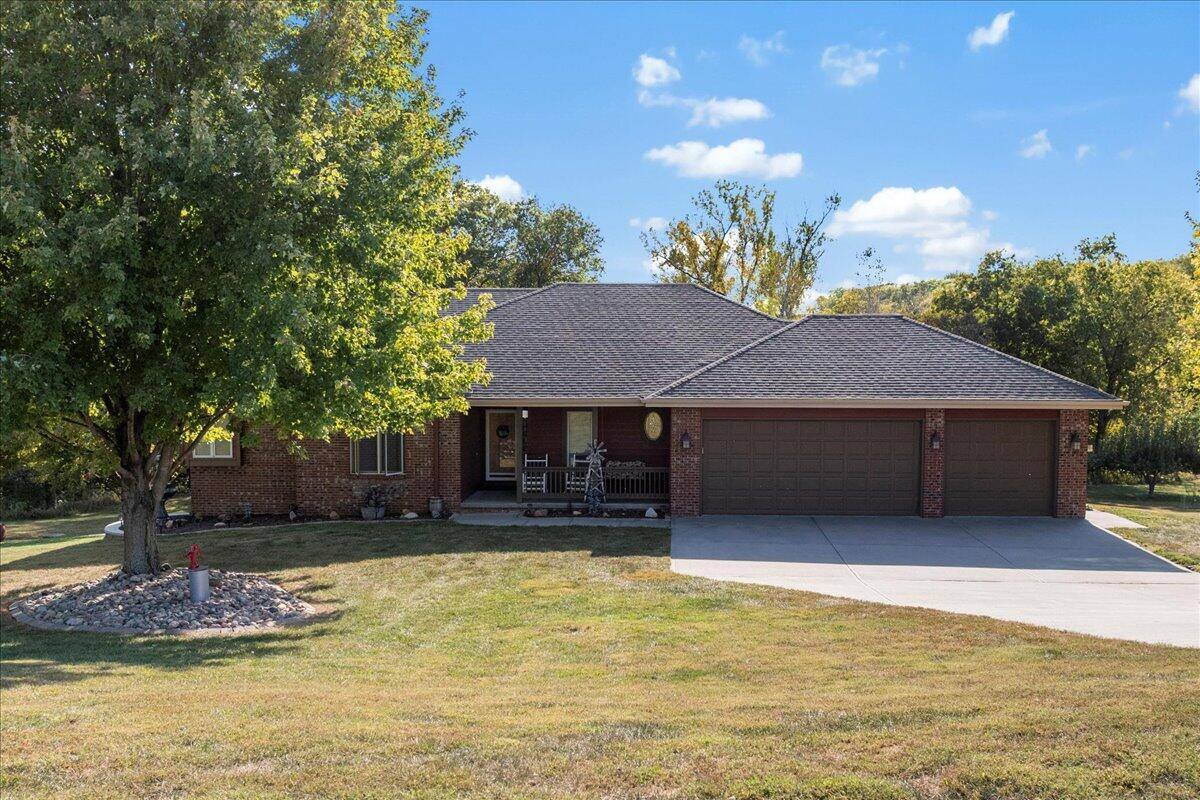 55540 Forrester Valley Lane, Glenwood, IA 51534