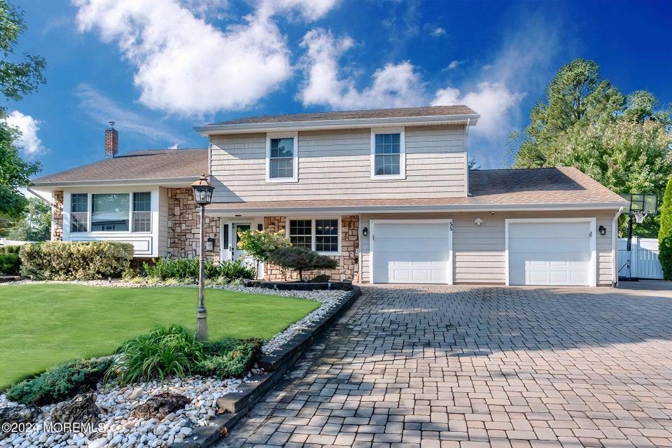 55 Old Bridge Drive, Howell, NJ 07731