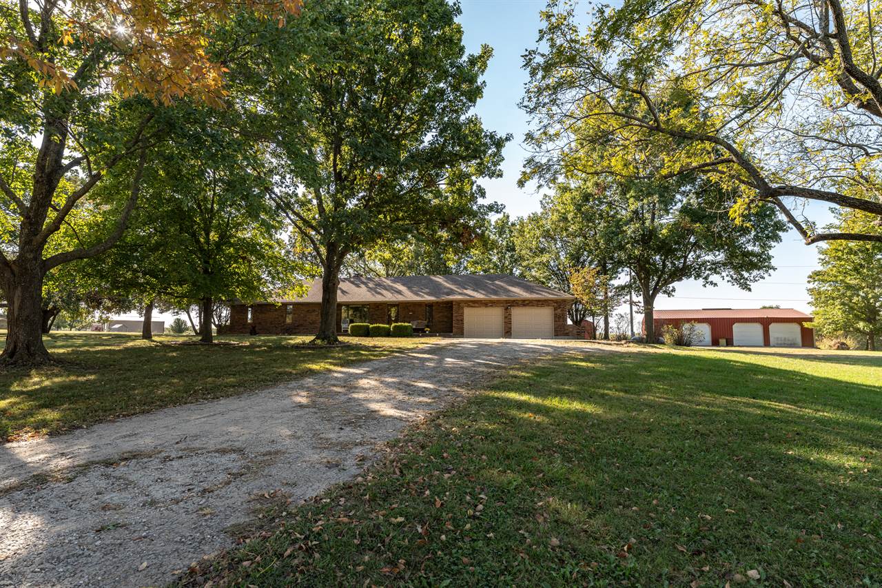 2825 NW County Road 11002, Adrian, MO 64720