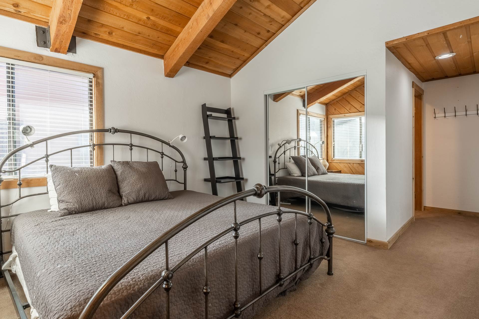 270 Rainbow Lane #10, Courchevel #10, Mammoth Lakes, CA 93546