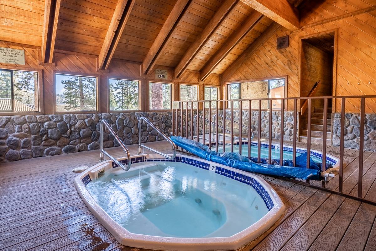 270 Rainbow Lane #10, Courchevel #10, Mammoth Lakes, CA 93546