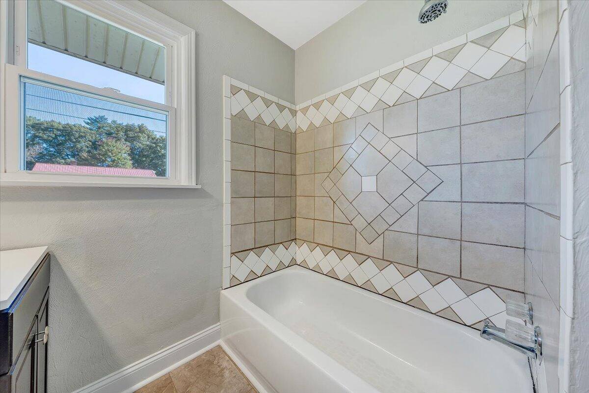 434 Frances Dr NW, Roanoke, VA 24017