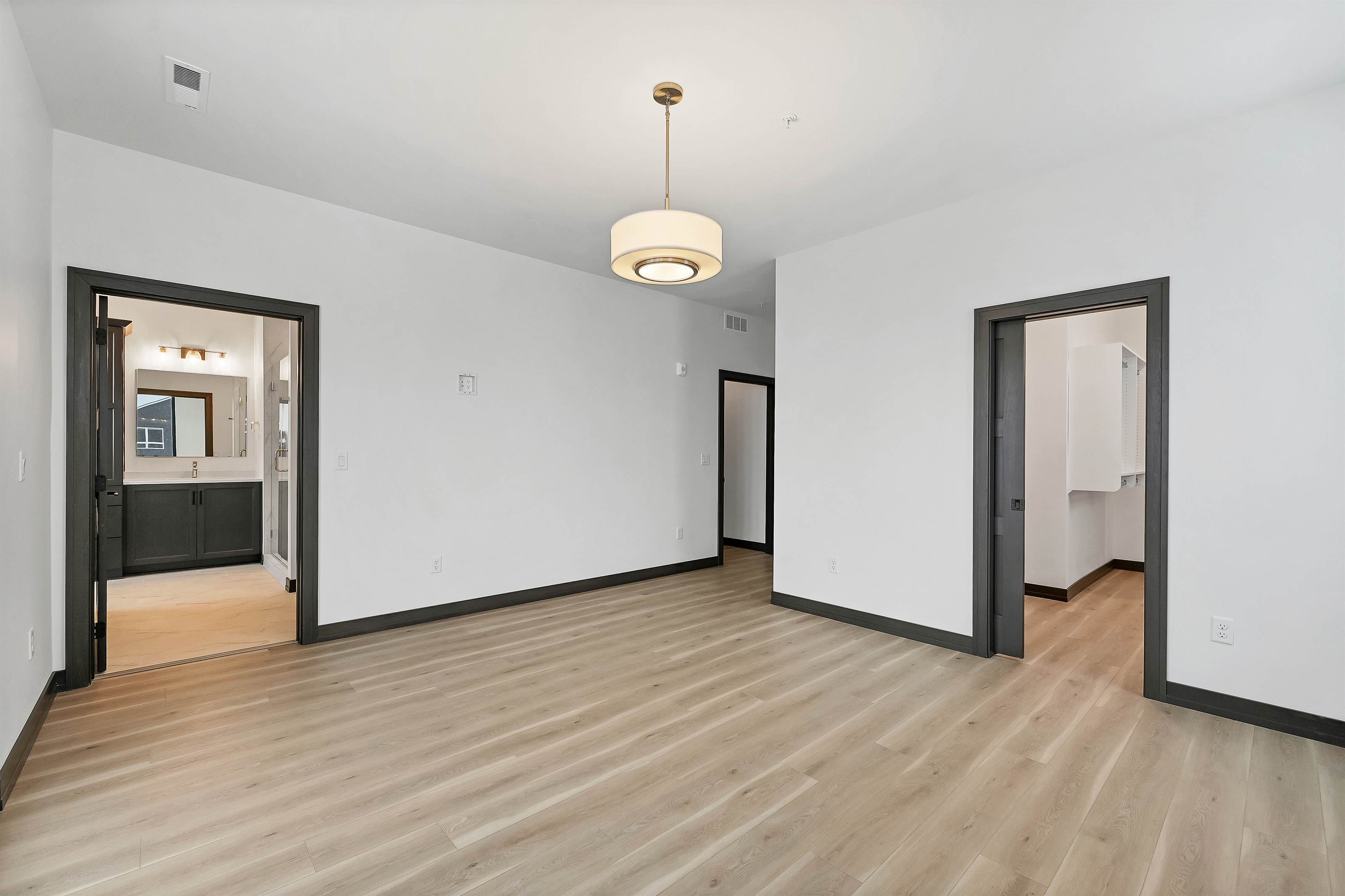 417 Aldon Circle, #203, Green Bay, WI 54304