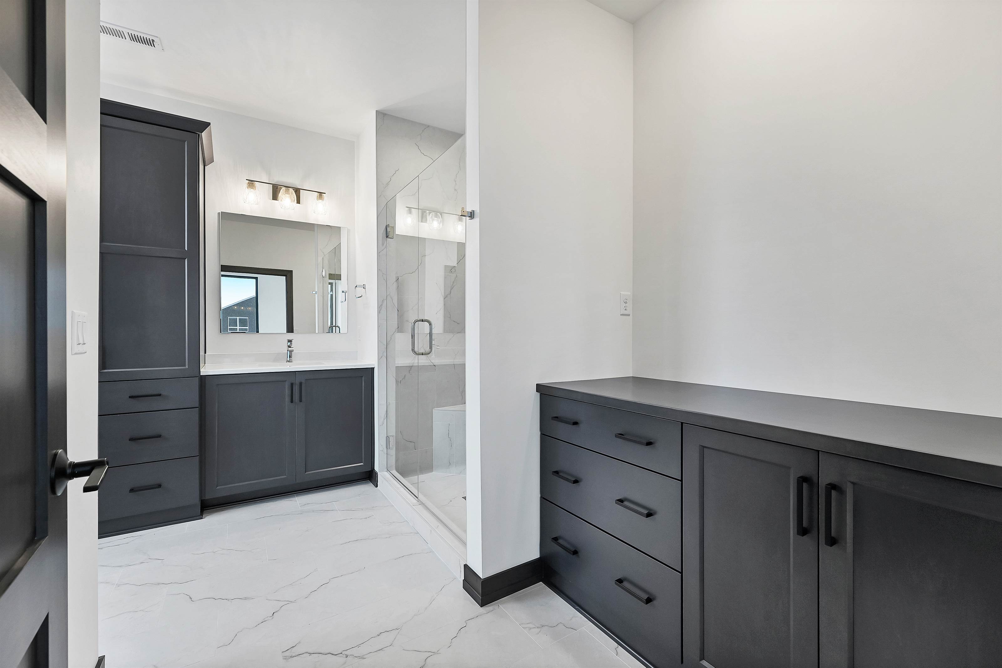 417 Aldon Circle, #203, Green Bay, WI 54304