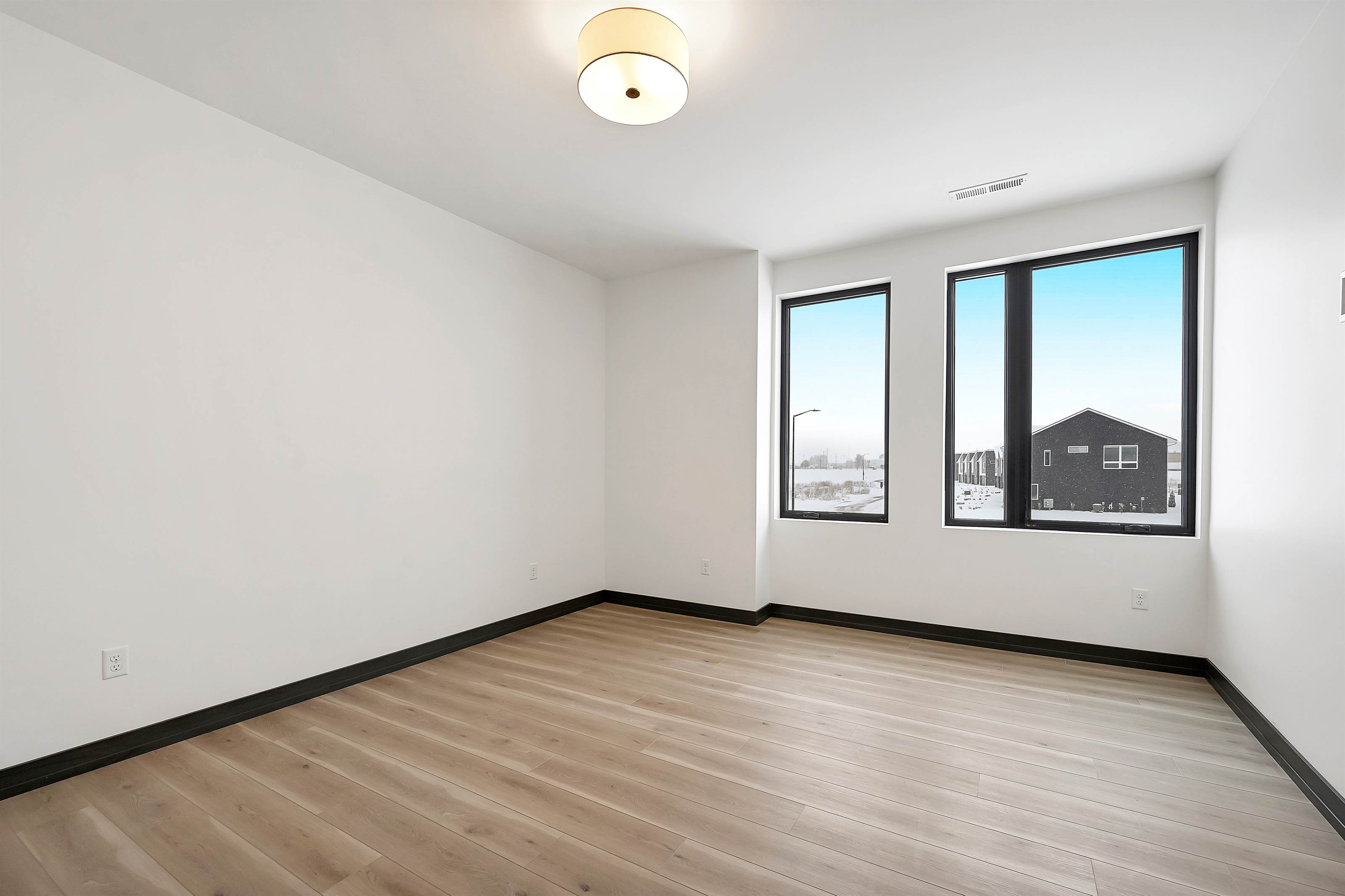 417 Aldon Circle, #203, Green Bay, WI 54304