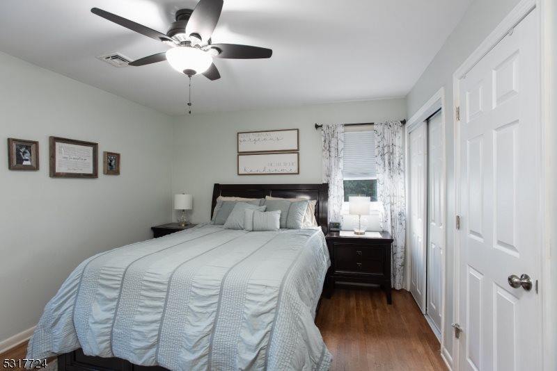 2 Linda Ln, Green Brook Township, NJ 08812