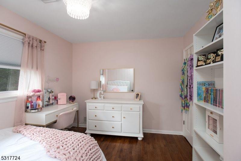 2 Linda Ln, Green Brook Township, NJ 08812