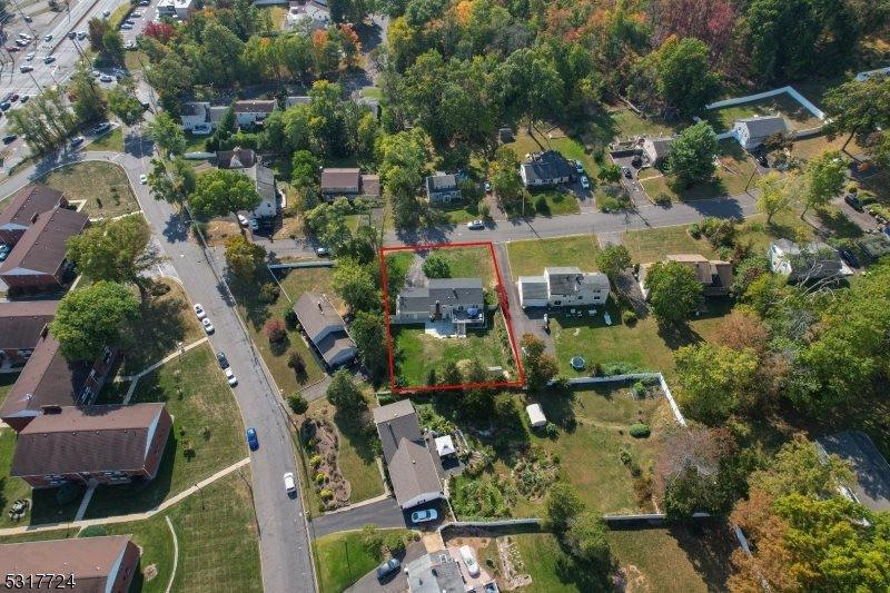 2 Linda Ln, Green Brook Township, NJ 08812