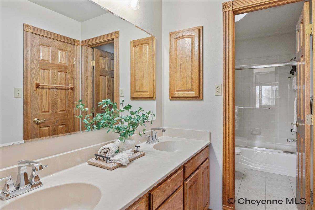 536 Gramercy Dr, Cheyenne, WY 82009