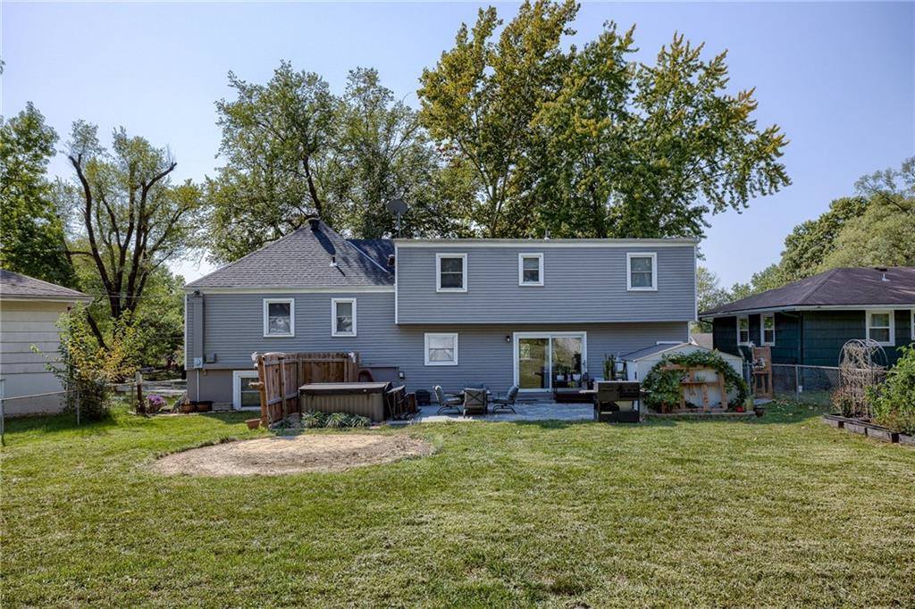 213 SW Rogers Drive, Lee's Summit, MO 64081