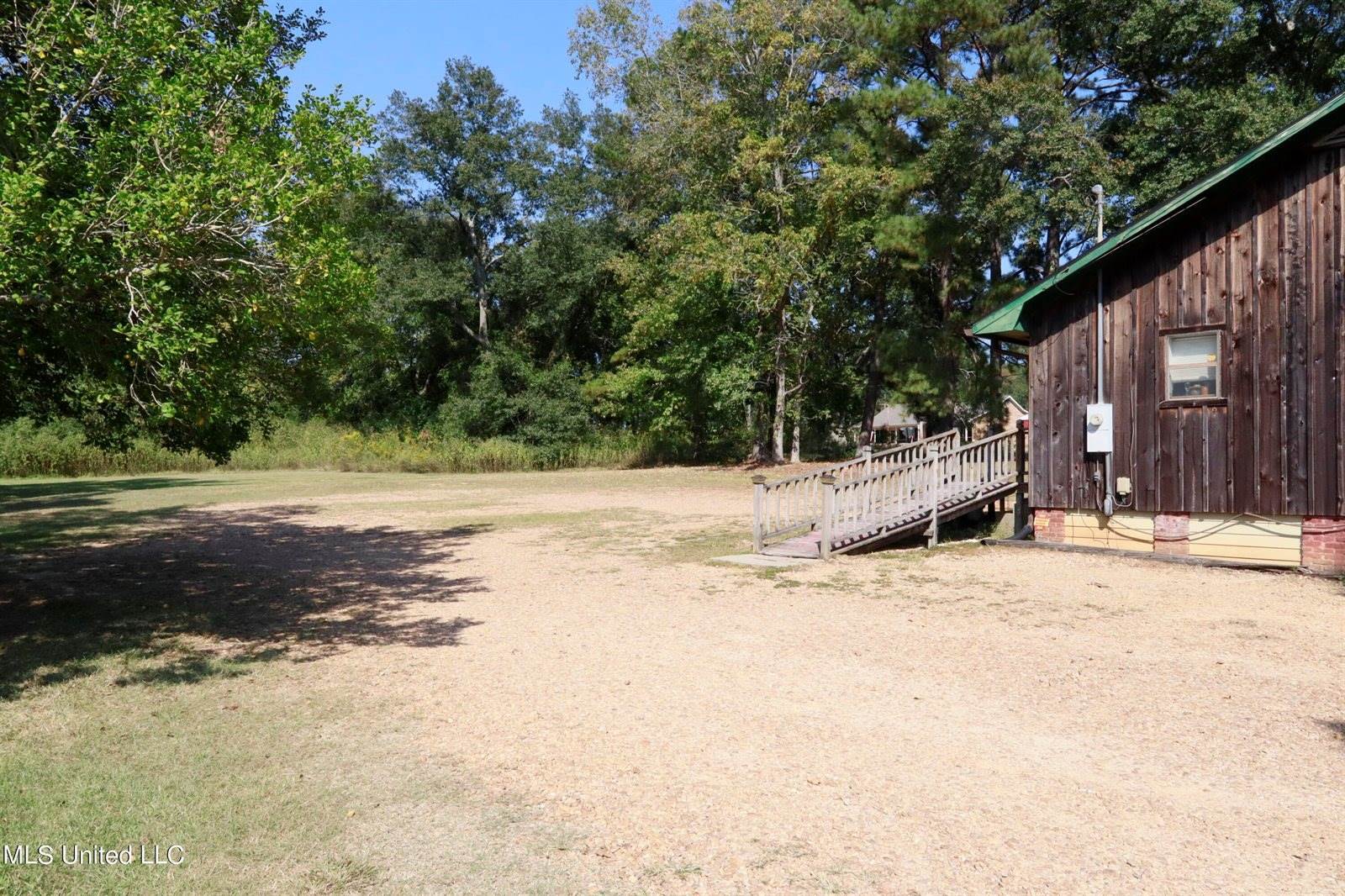 200 South Laurel Street, Summit, MS 39666