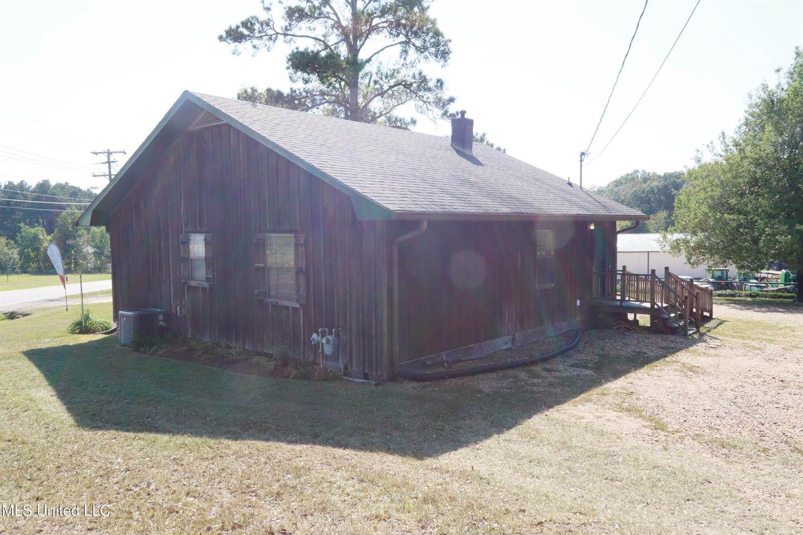 200 South Laurel Street, Summit, MS 39666