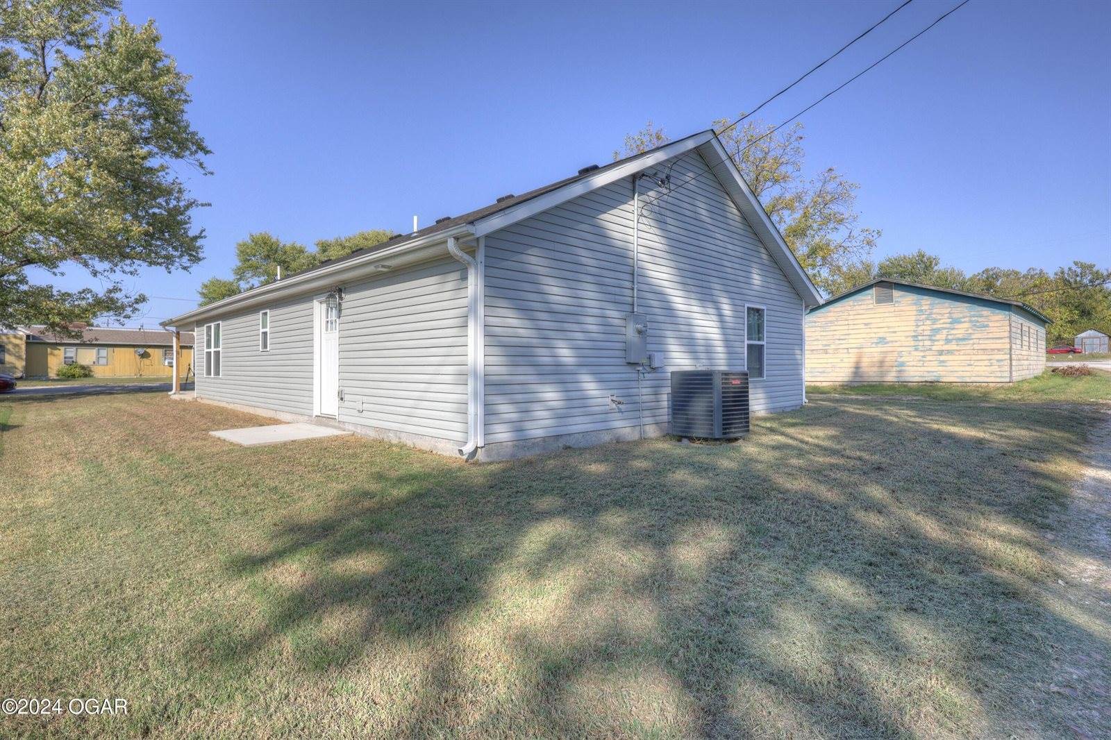 115 West Daugherty Street, Carterville, MO 64835