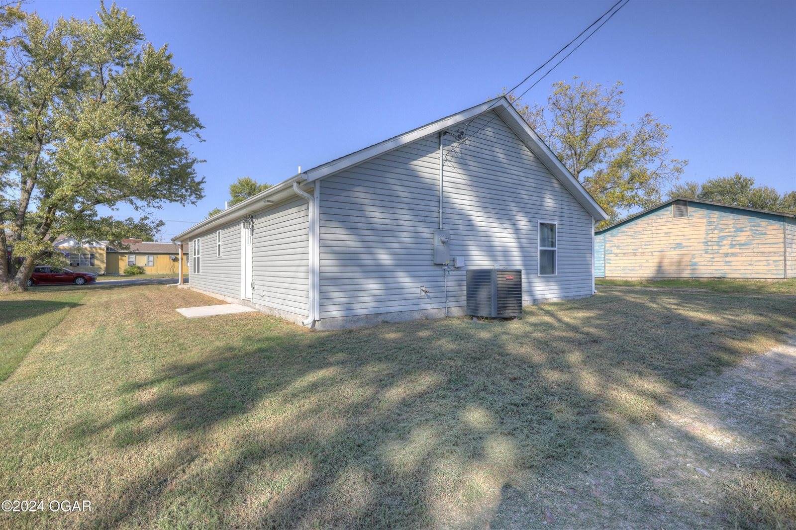 115 West Daugherty Street, Carterville, MO 64835