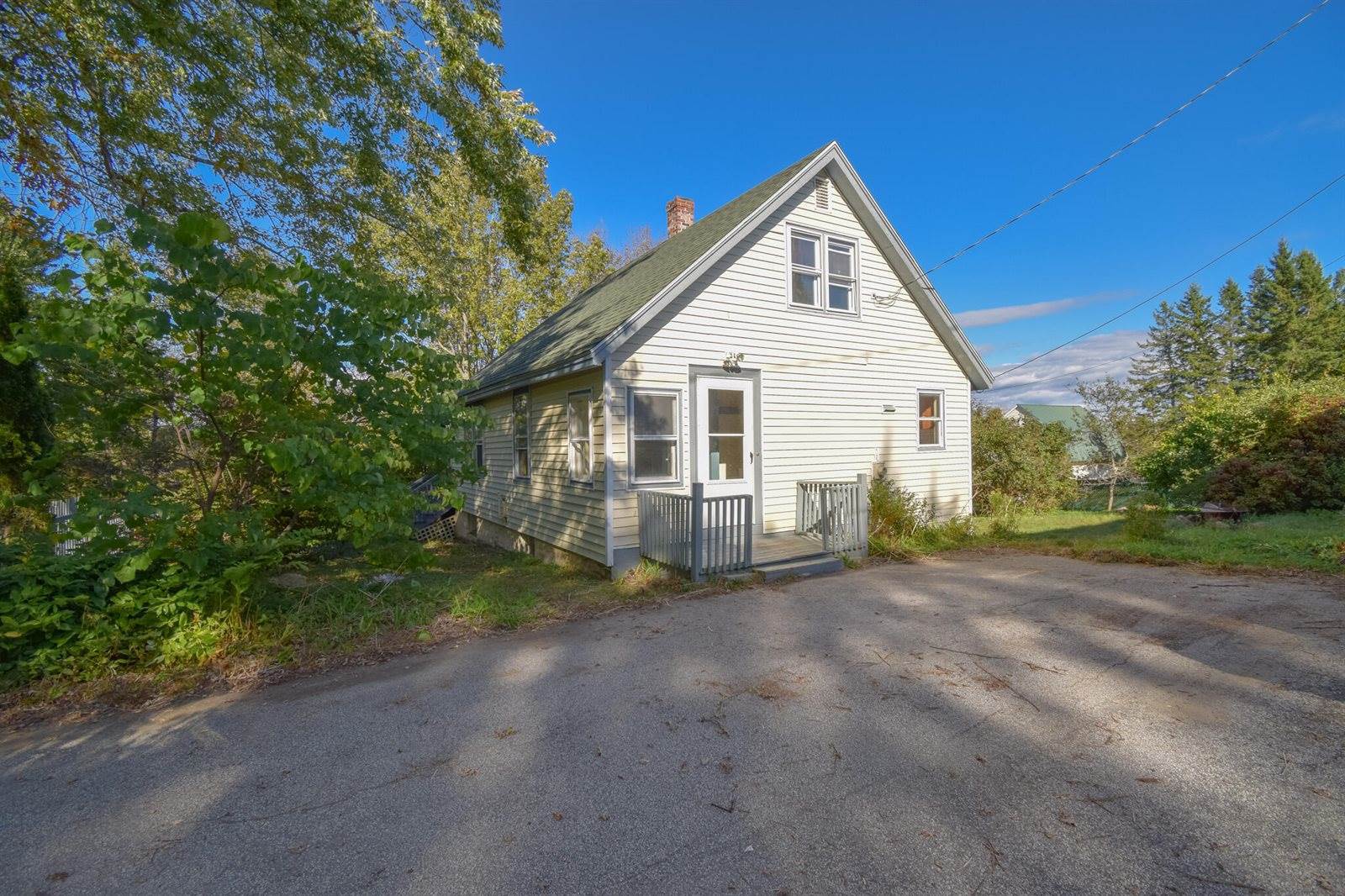 22 Maple Street, Verona Island, ME 04416