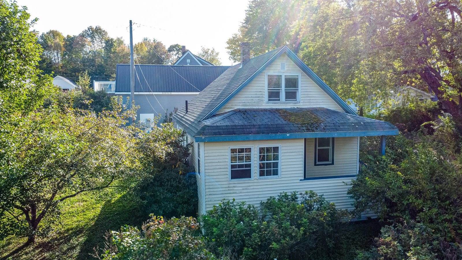 22 Maple Street, Verona Island, ME 04416