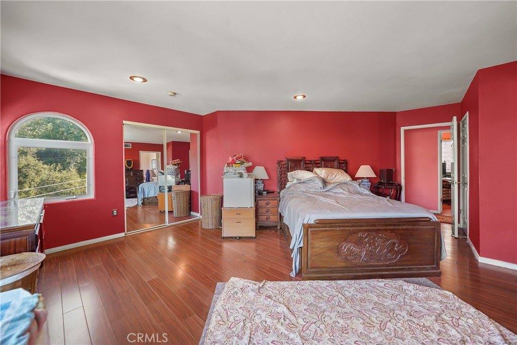 9765 Samoa Avenue, Tujunga, CA 91042