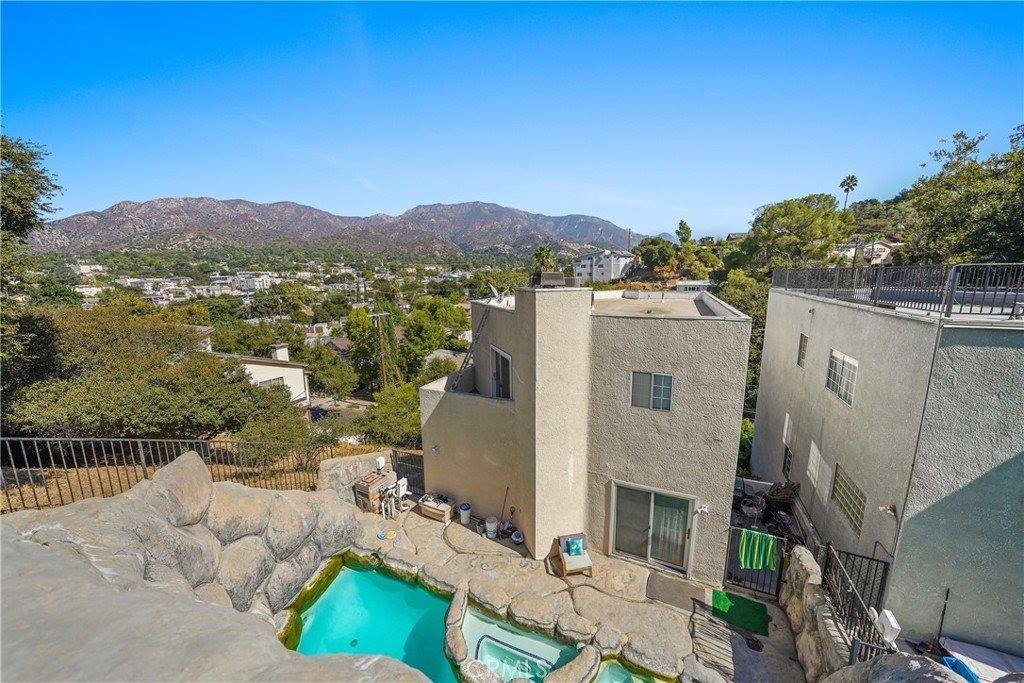 9765 Samoa Avenue, Tujunga, CA 91042