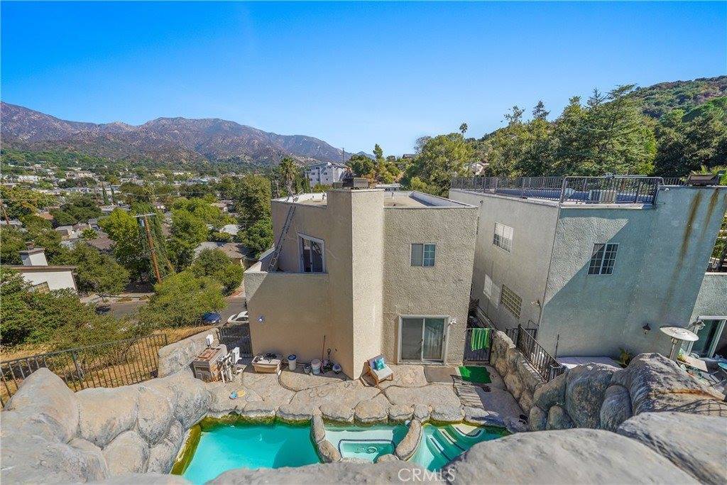 9765 Samoa Avenue, Tujunga, CA 91042