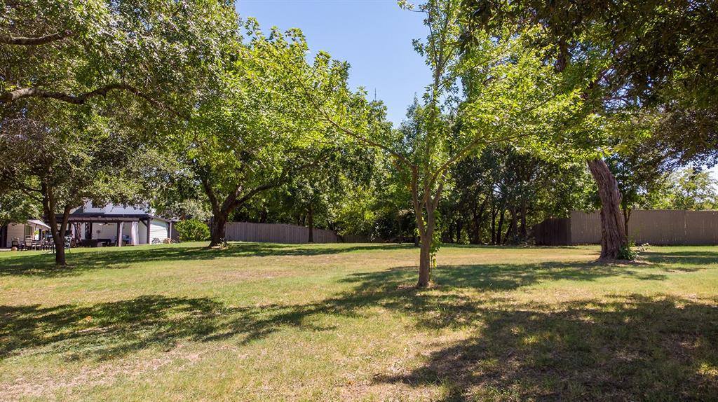 25 Cobblestone Court, Cedar Hill, TX 75104