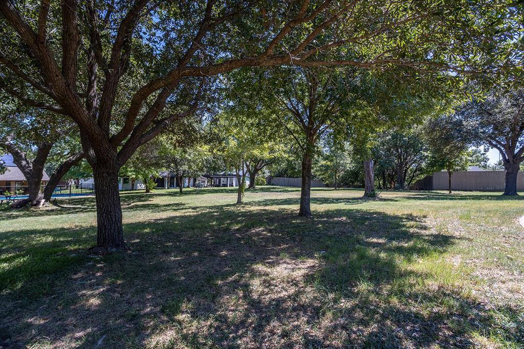 25 Cobblestone Court, Cedar Hill, TX 75104