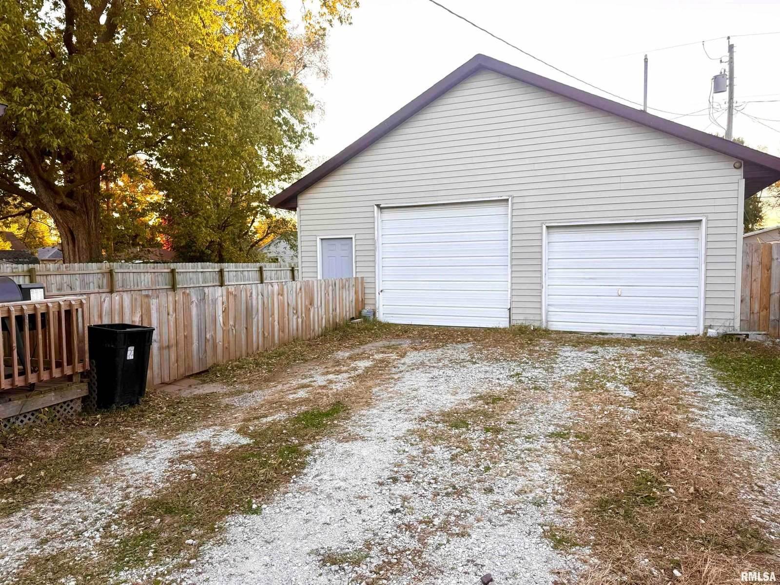 805 3RD Street, Colona, IL 61241