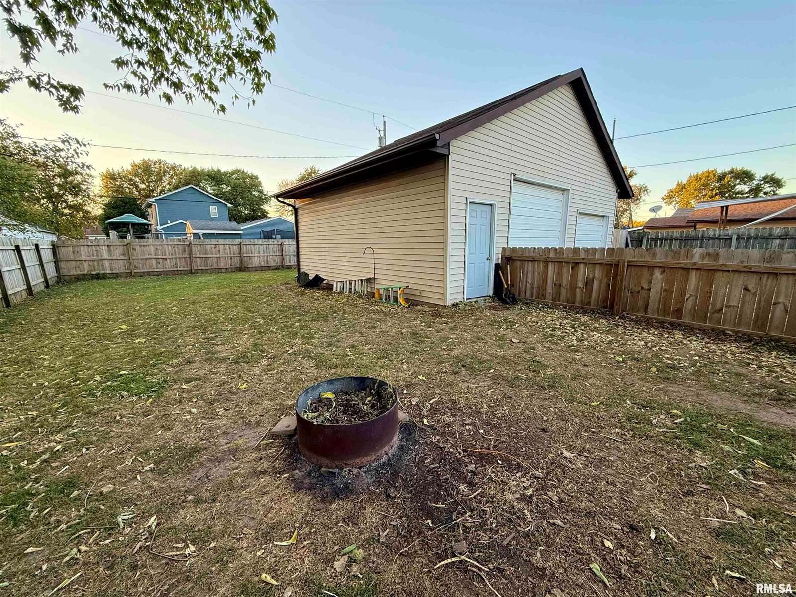 805 3RD Street, Colona, IL 61241