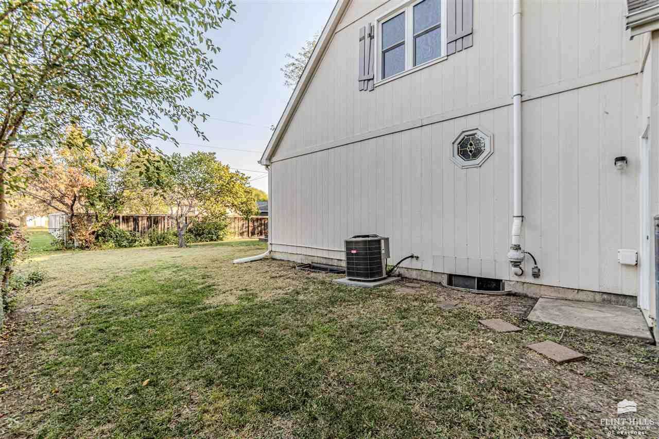 1305 East Republic Ave, Salina, KS 67401