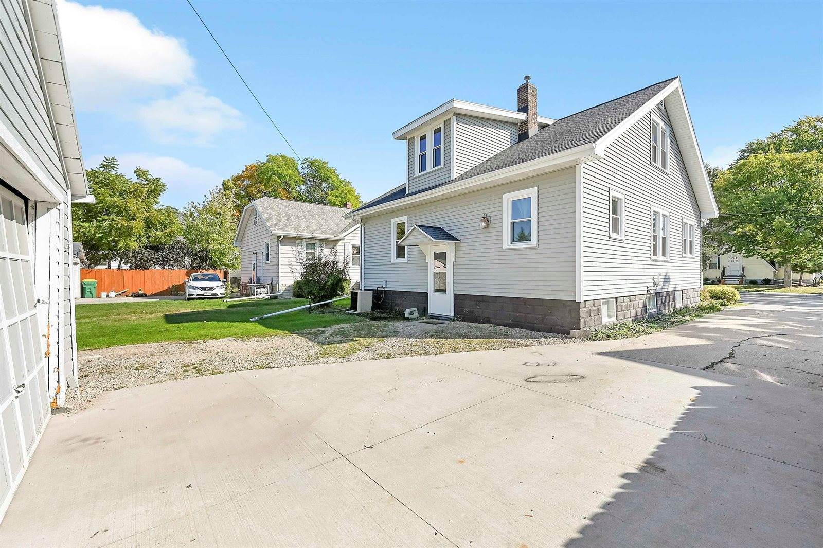 311 Gray Street, Green Bay, WI 54303