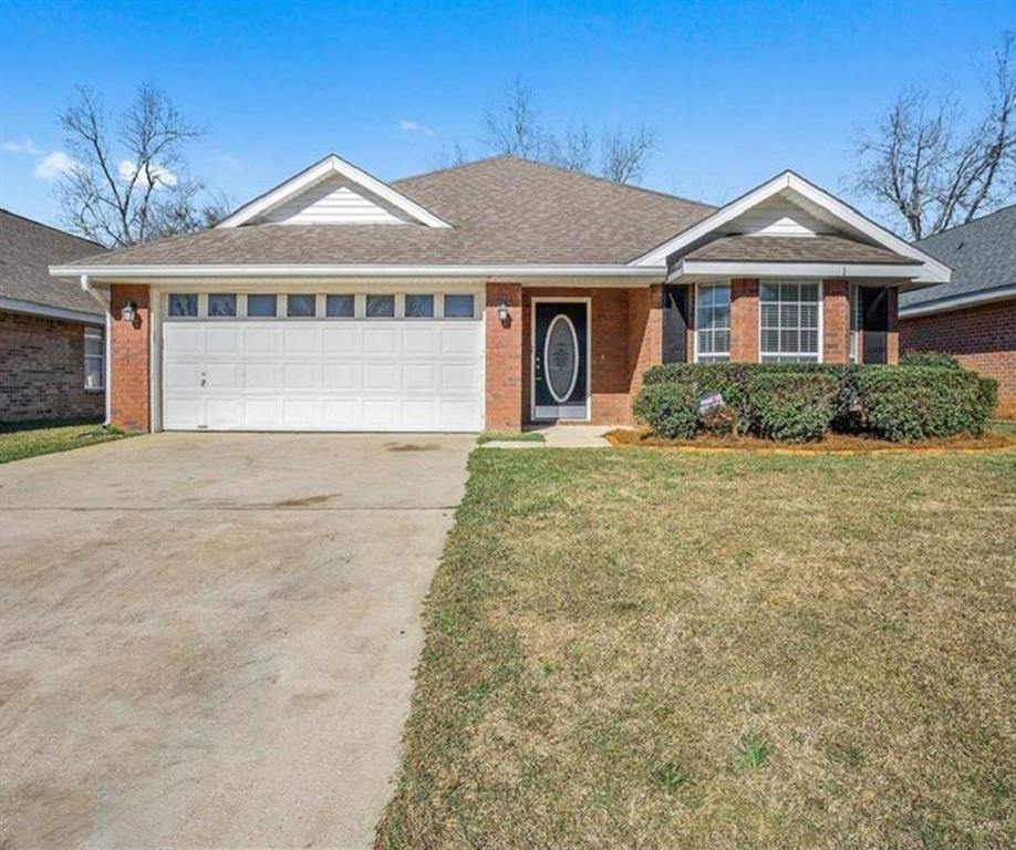 8204 Magnolia Village Dr N, Mobile, AL 36695