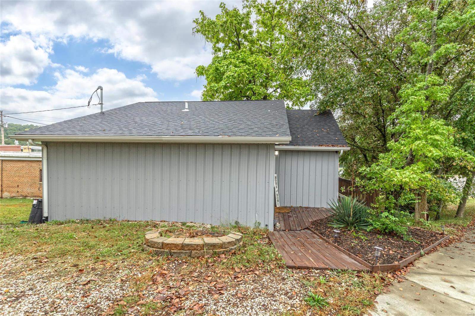 1012 Historic 66 West, Waynesville, MO 65583