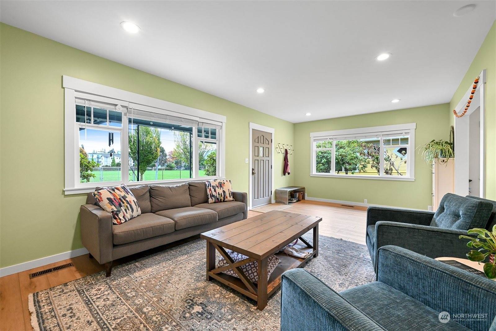 1907 F Street, Bellingham, WA 98225