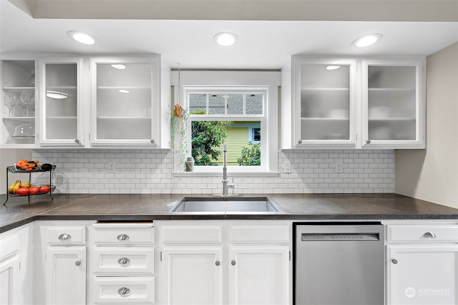 1907 F Street, Bellingham, WA 98225