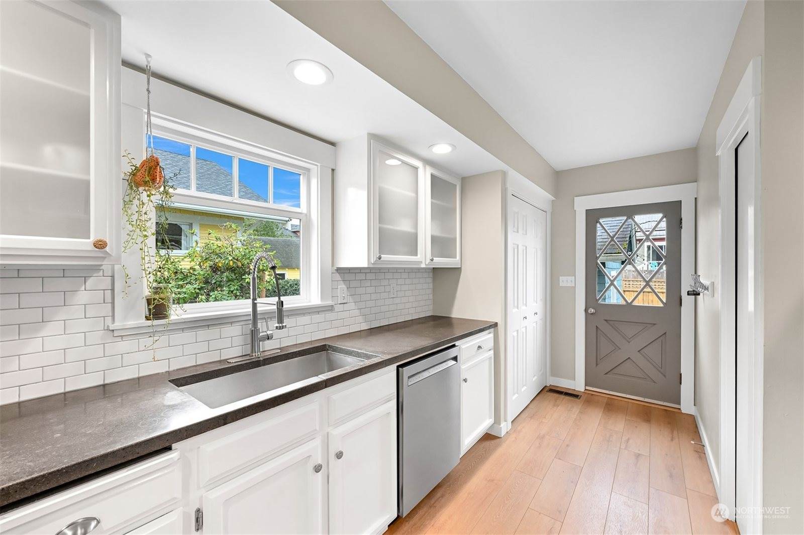 1907 F Street, Bellingham, WA 98225