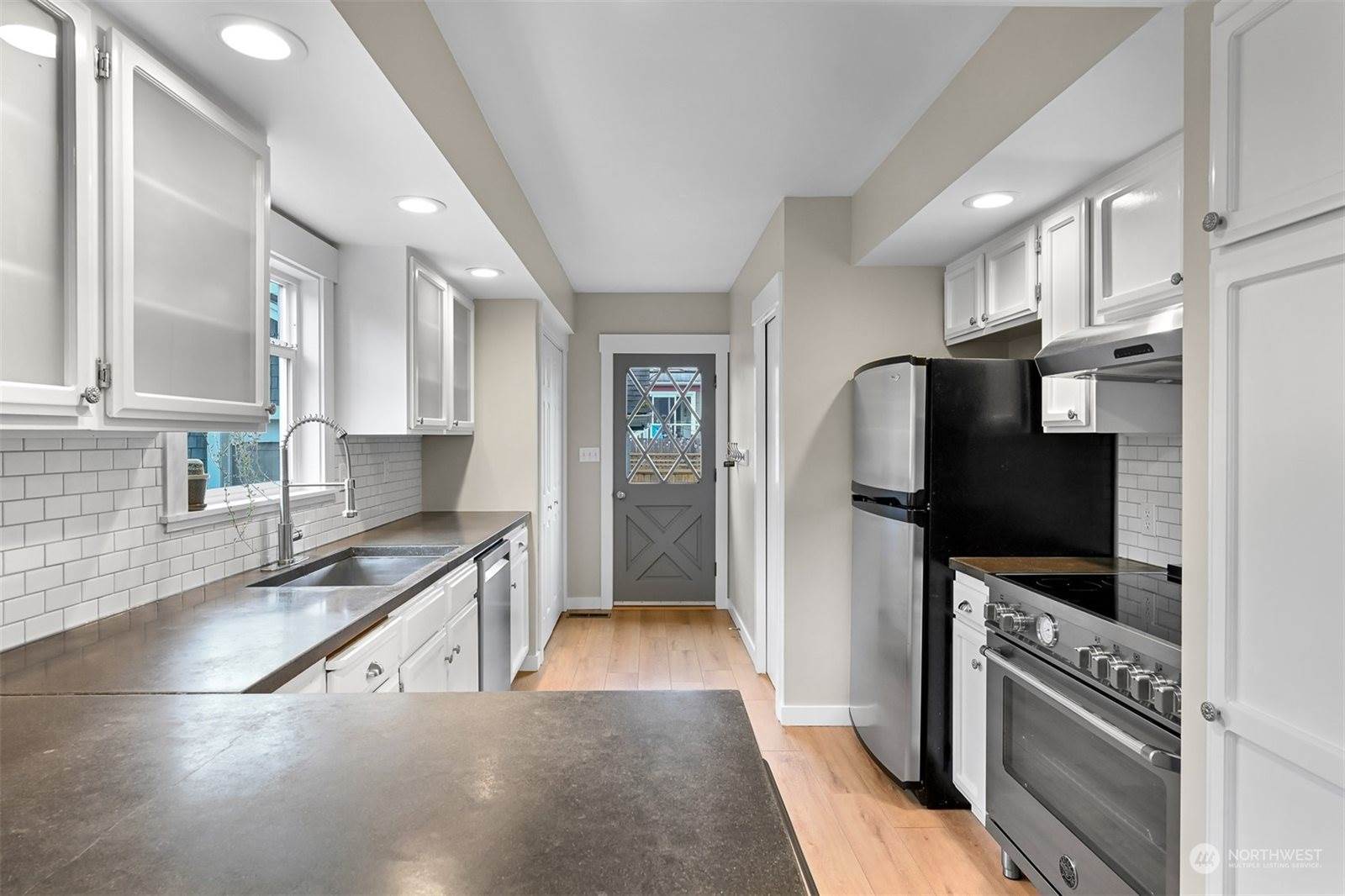 1907 F Street, Bellingham, WA 98225