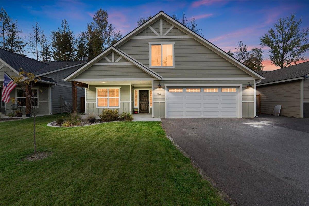 228 Jasper Loop, Ponderay, ID 83852