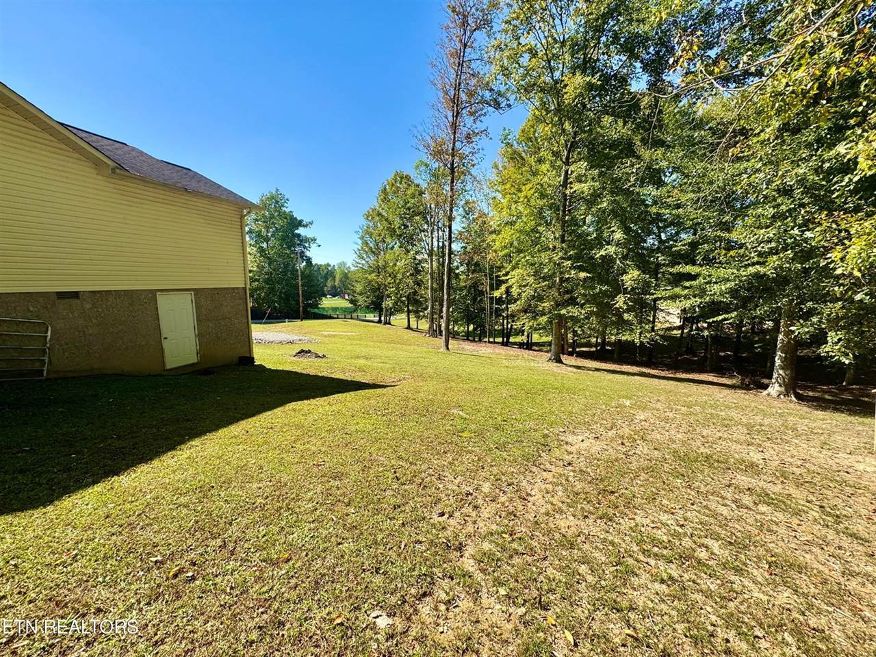 277 Chance Private Drive, Oneida, TN 37841